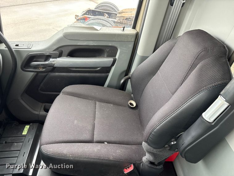 image for item YA1714 2022 Kenworth T880 dump truck