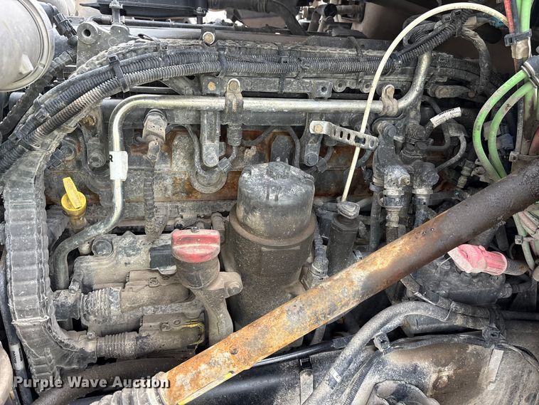 image for item YA1714 2022 Kenworth T880 dump truck