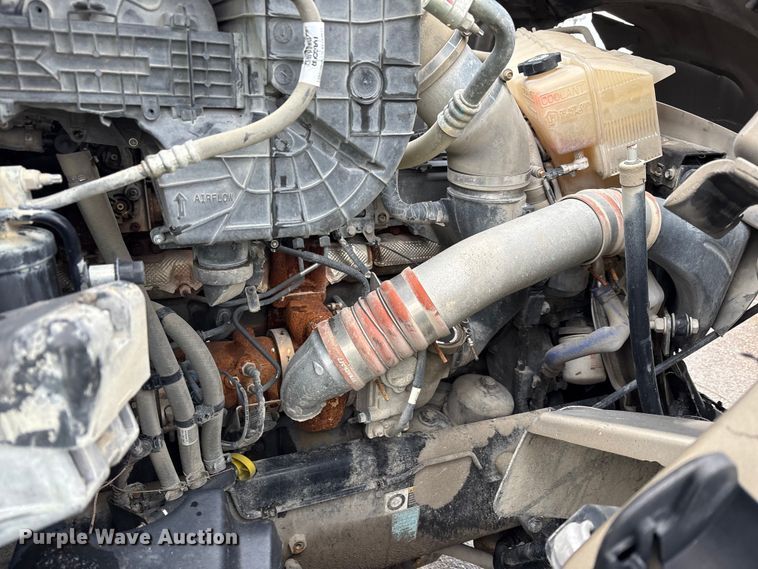 image for item YA1714 2022 Kenworth T880 dump truck