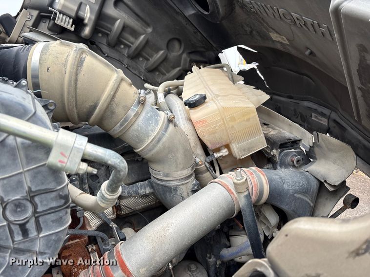 image for item YA1714 2022 Kenworth T880 dump truck