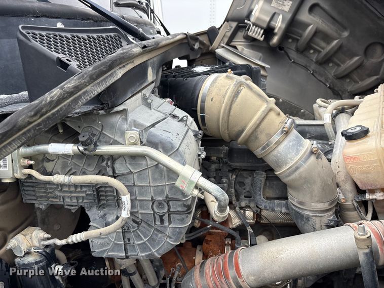 image for item YA1714 2022 Kenworth T880 dump truck