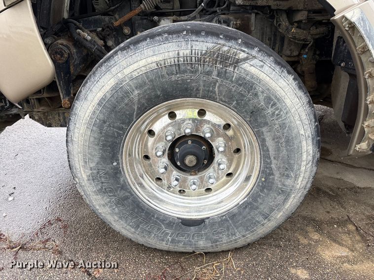 image for item YA1714 2022 Kenworth T880 dump truck