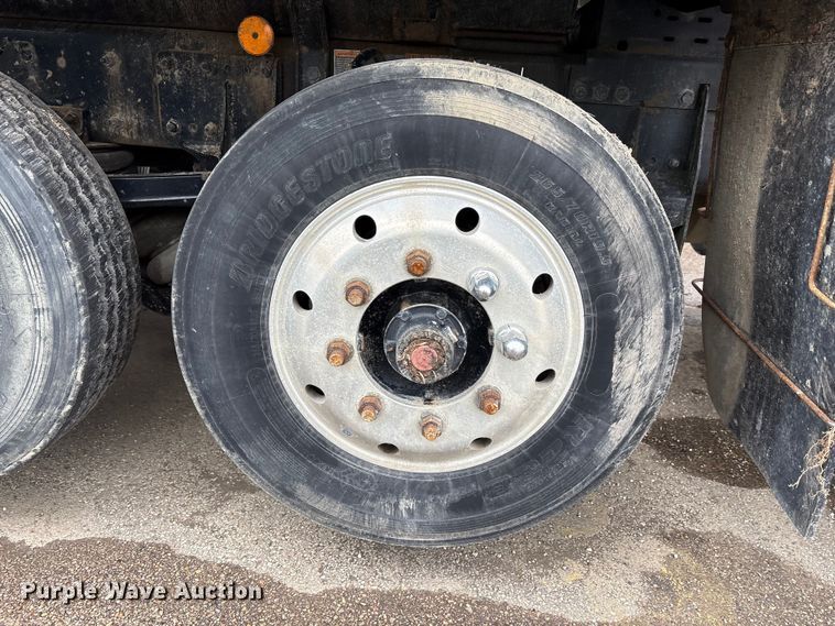 image for item YA1714 2022 Kenworth T880 dump truck