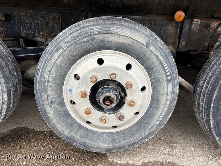 image for item YA1714 2022 Kenworth T880 dump truck