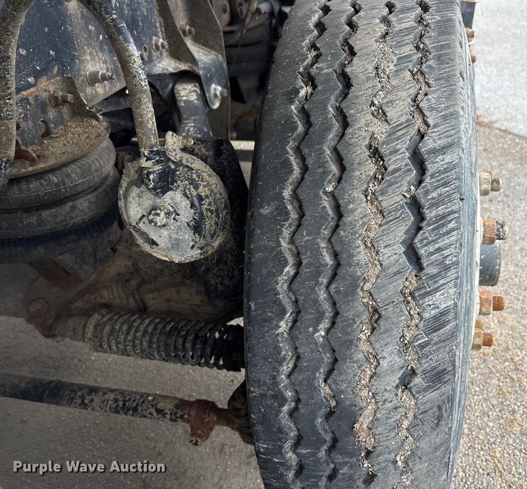 image for item YA1714 2022 Kenworth T880 dump truck