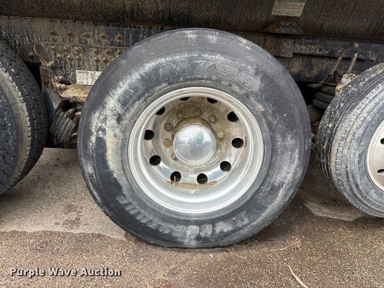 image for item YA1714 2022 Kenworth T880 dump truck