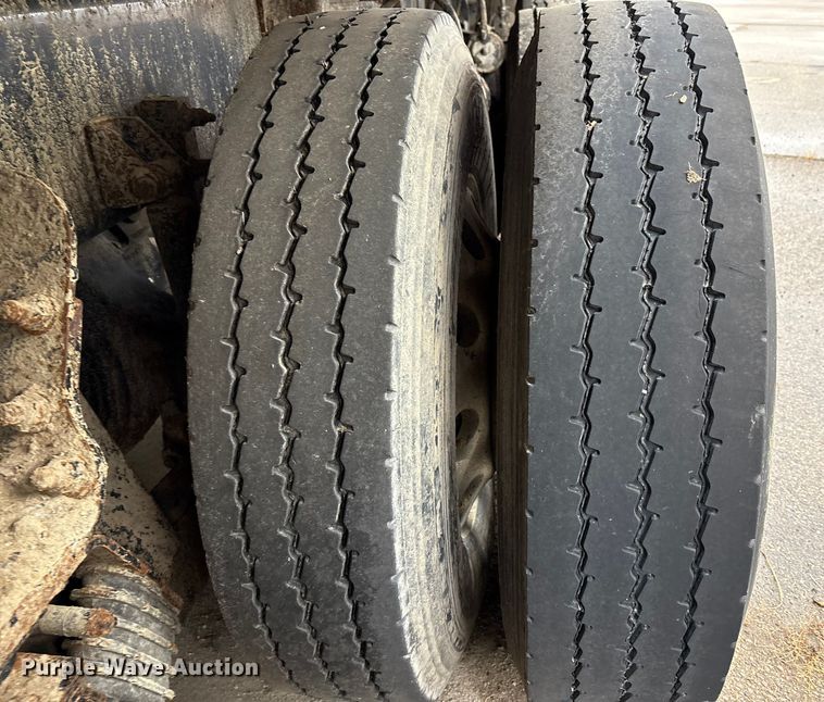 image for item YA1714 2022 Kenworth T880 dump truck