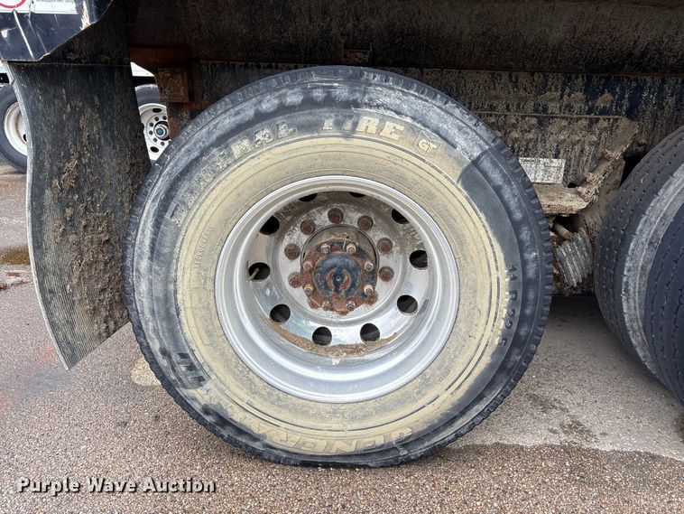 image for item YA1714 2022 Kenworth T880 dump truck