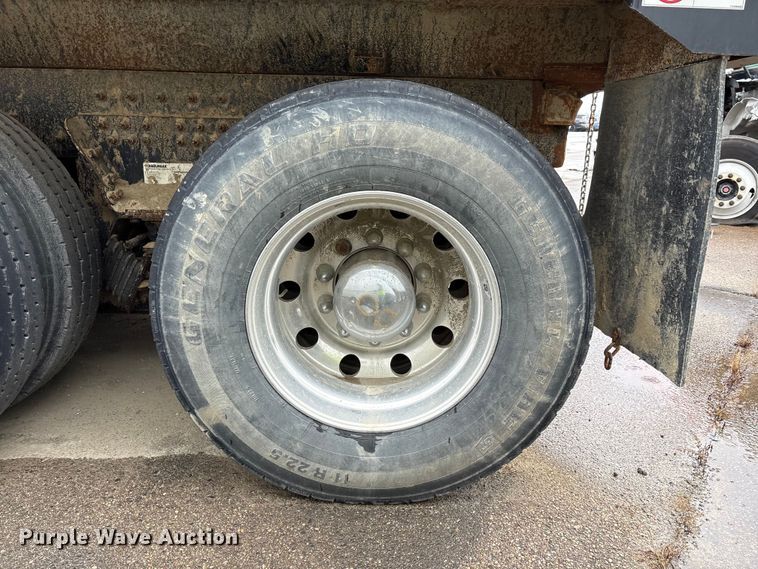 image for item YA1714 2022 Kenworth T880 dump truck