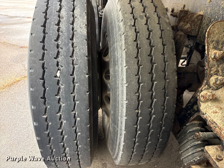 image for item YA1714 2022 Kenworth T880 dump truck