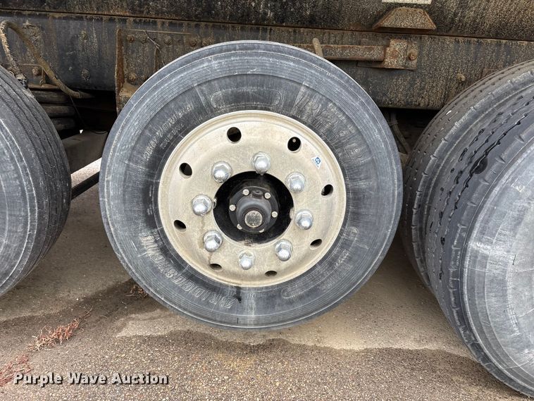 image for item YA1714 2022 Kenworth T880 dump truck