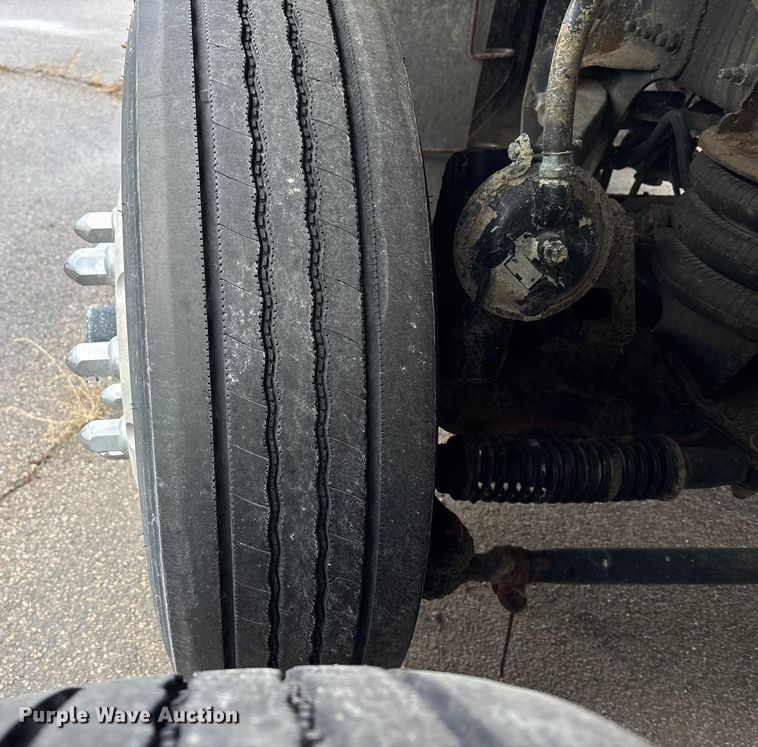 image for item YA1714 2022 Kenworth T880 dump truck