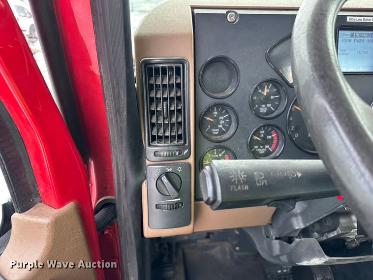 image for item YA1878 2017 Mack GU713 crane truck