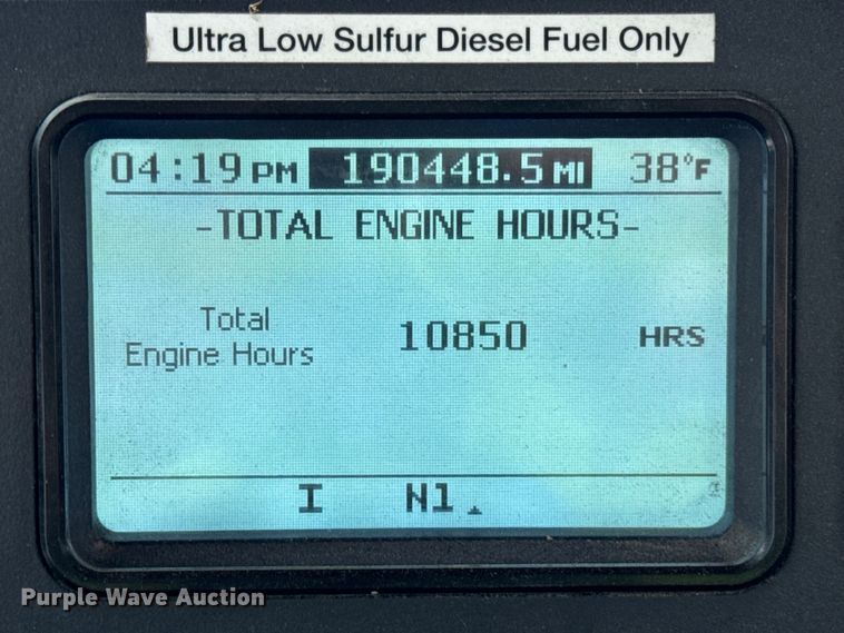 image for item YA1878 2017 Mack GU713 crane truck