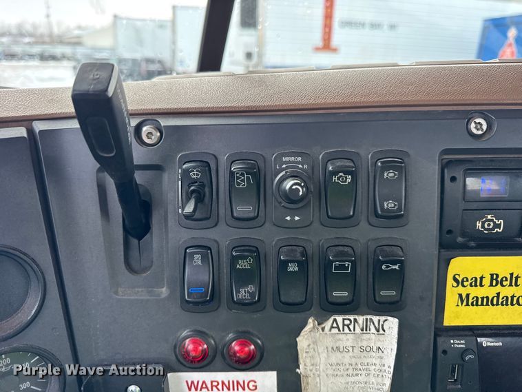 image for item YA1878 2017 Mack GU713 crane truck