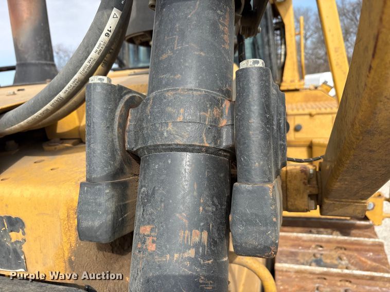 image for item YA1951 2012 Caterpillar D6T dozer