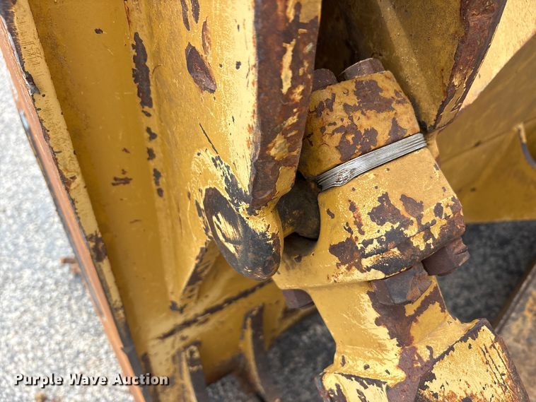 image for item YA1951 2012 Caterpillar D6T dozer