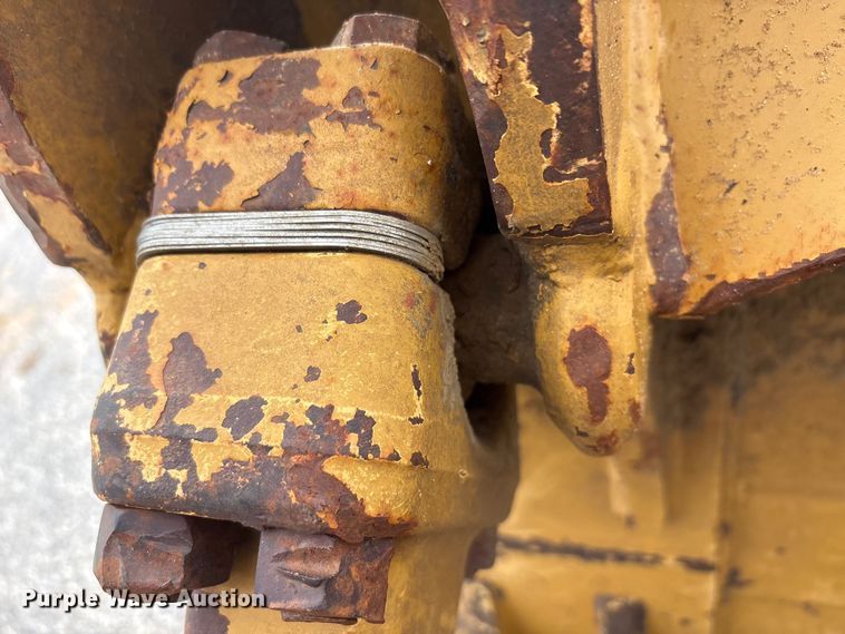 image for item YA1951 2012 Caterpillar D6T dozer