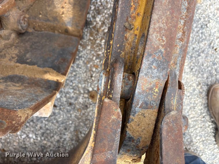 image for item YA1951 2012 Caterpillar D6T dozer