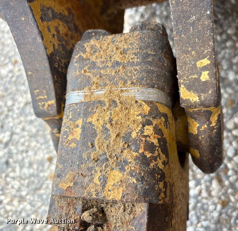 image for item YA1951 2012 Caterpillar D6T dozer