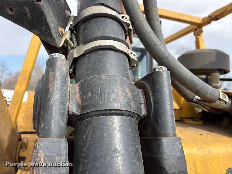 image for item YA1951 2012 Caterpillar D6T dozer