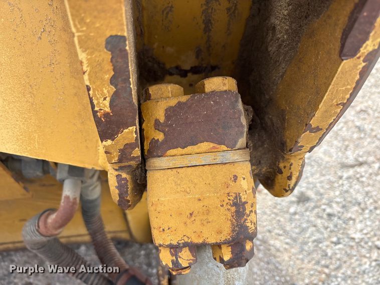 image for item YA1951 2012 Caterpillar D6T dozer