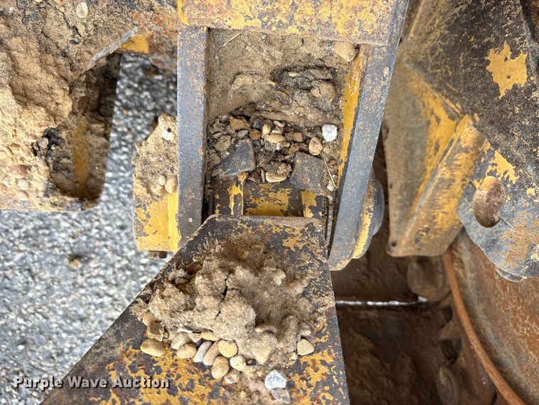 image for item YA1951 2012 Caterpillar D6T dozer