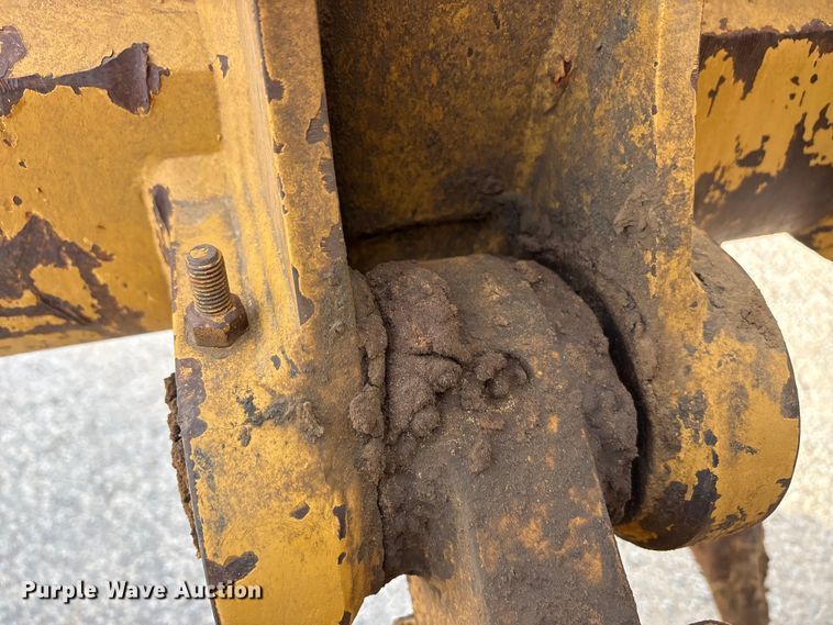 image for item YA1951 2012 Caterpillar D6T dozer