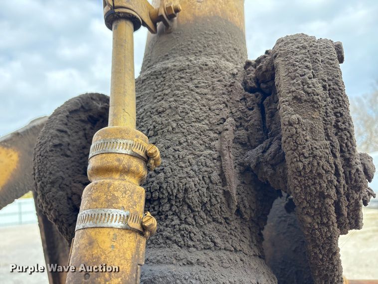 image for item YA1951 2012 Caterpillar D6T dozer