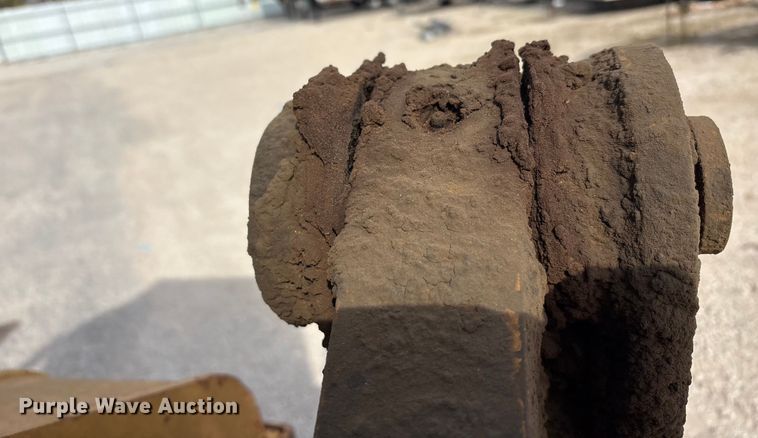 image for item YA1951 2012 Caterpillar D6T dozer