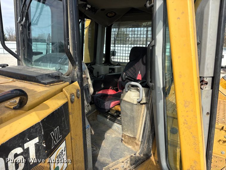 image for item YA1951 2012 Caterpillar D6T dozer