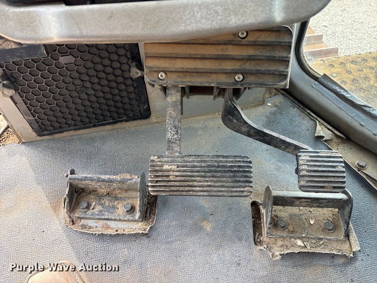 image for item YA1951 2012 Caterpillar D6T dozer