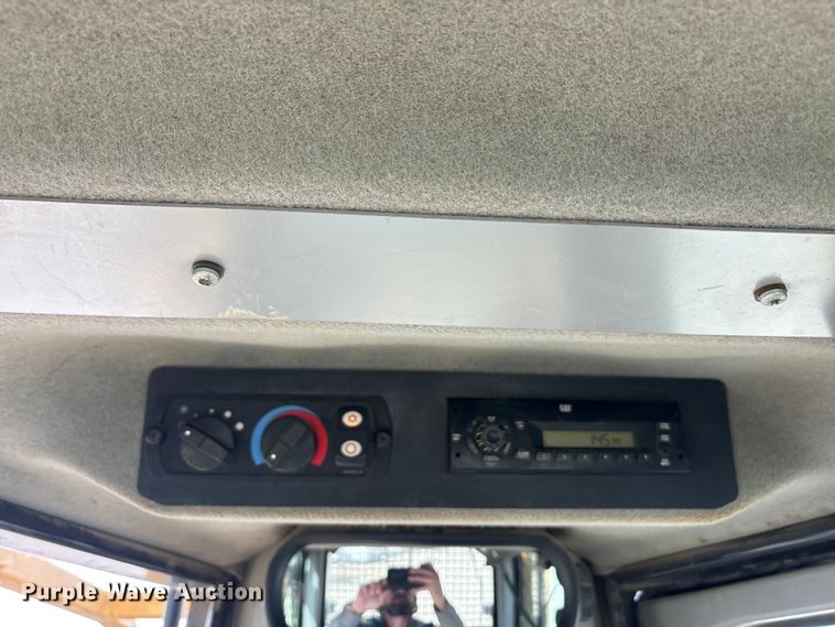 image for item YA1951 2012 Caterpillar D6T dozer