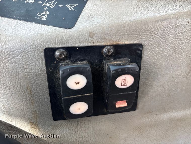 image for item YA1951 2012 Caterpillar D6T dozer