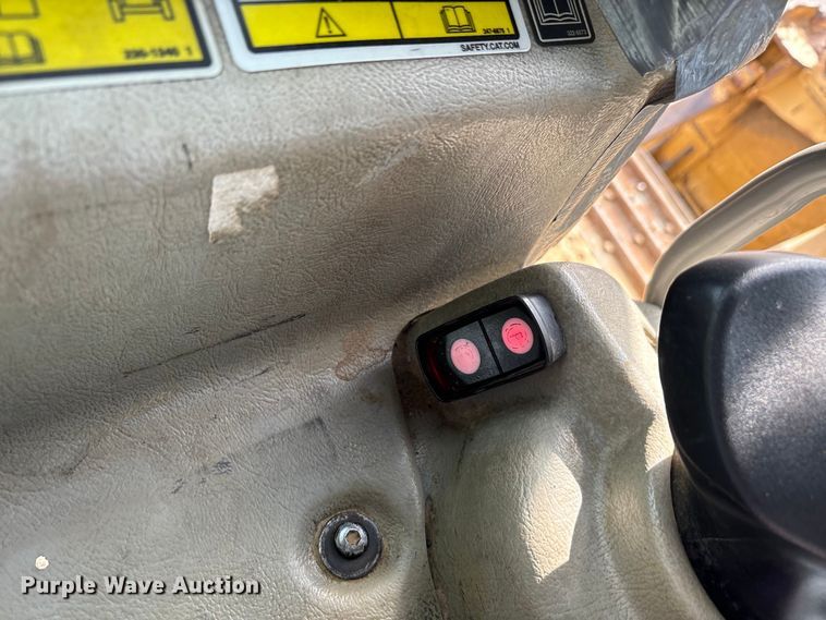 image for item YA1951 2012 Caterpillar D6T dozer