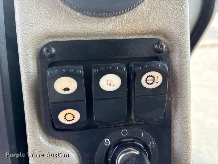 image for item YA1951 2012 Caterpillar D6T dozer