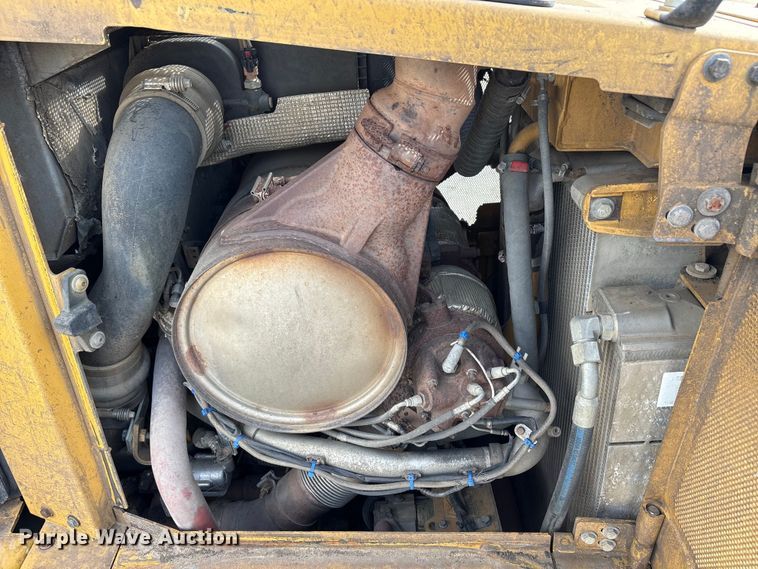 image for item YA1951 2012 Caterpillar D6T dozer