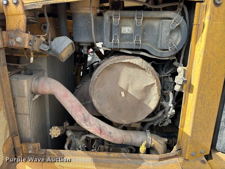 image for item YA1951 2012 Caterpillar D6T dozer