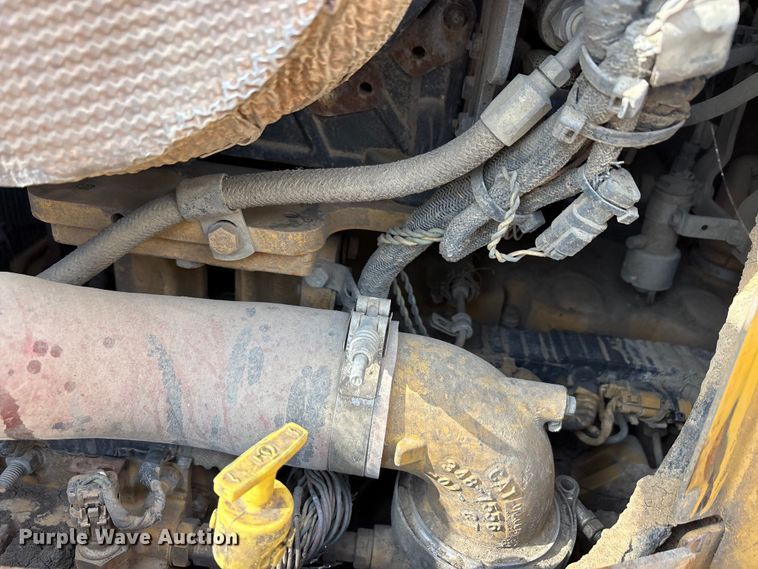 image for item YA1951 2012 Caterpillar D6T dozer