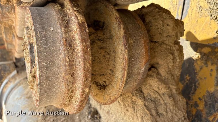 image for item YA1951 2012 Caterpillar D6T dozer