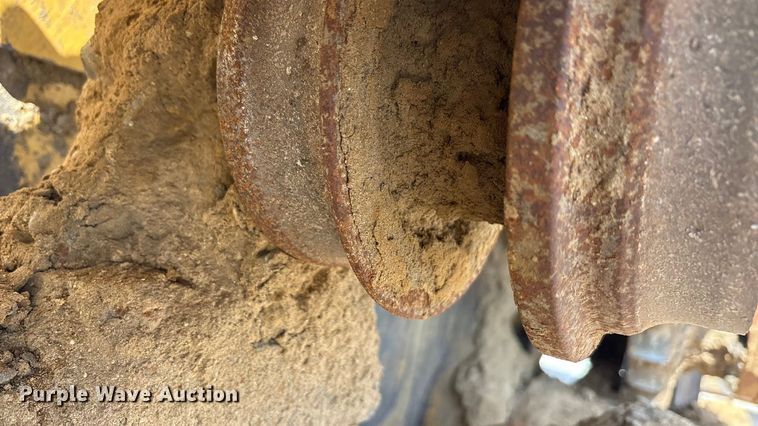 image for item YA1951 2012 Caterpillar D6T dozer