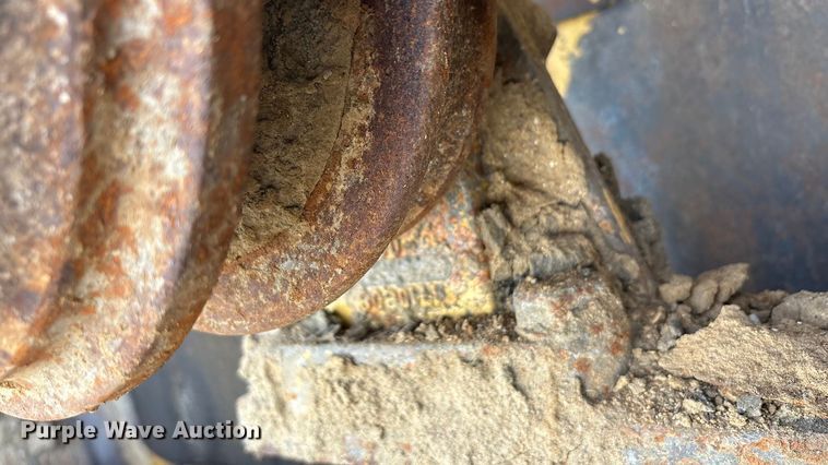 image for item YA1951 2012 Caterpillar D6T dozer