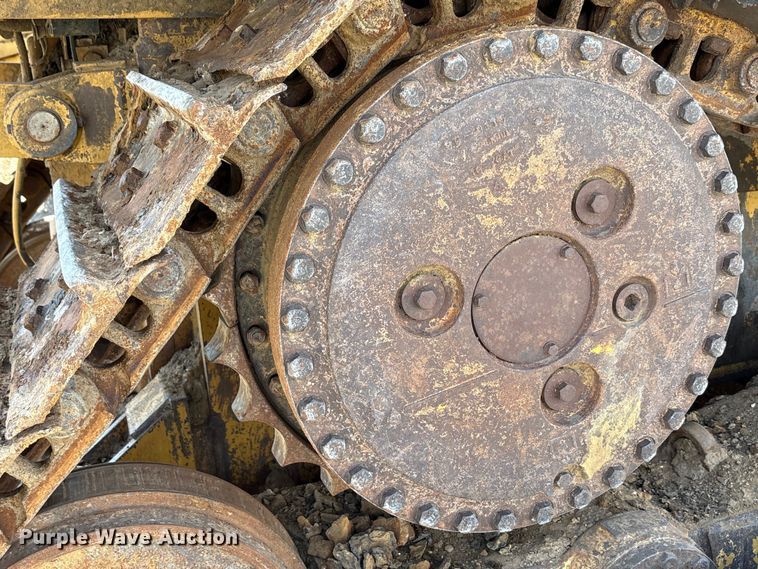 image for item YA1951 2012 Caterpillar D6T dozer