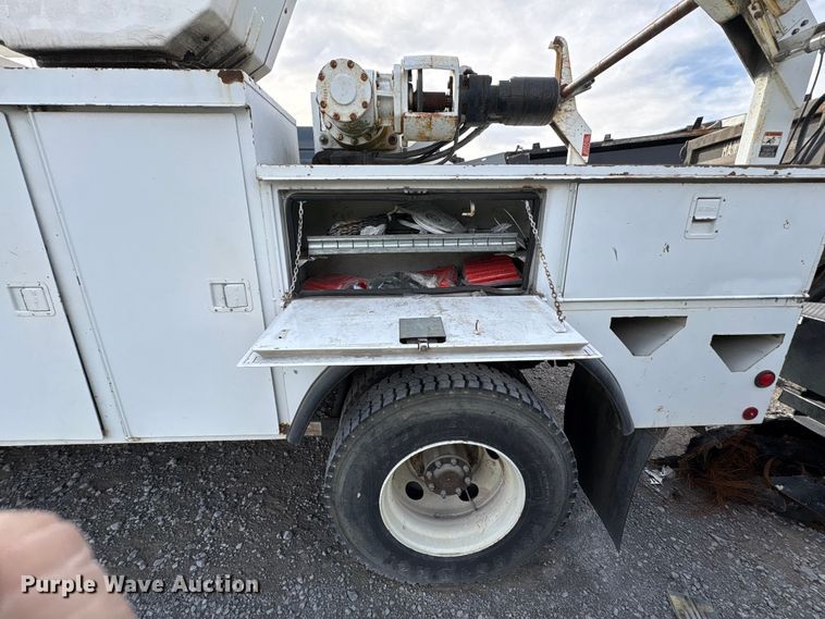 image for item YA1967 2007 Chevrolet C7500 cable placer bucket truck