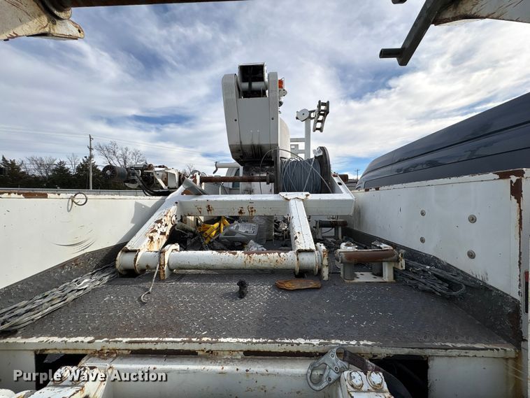 image for item YA1967 2007 Chevrolet C7500 cable placer bucket truck