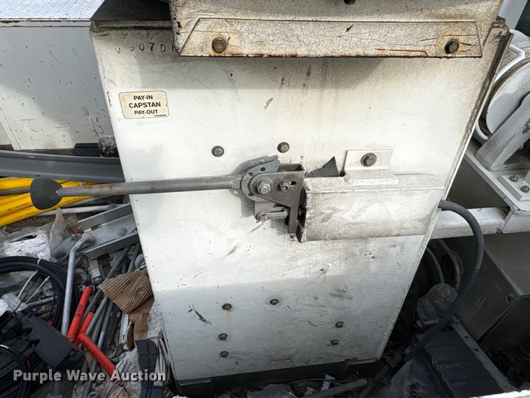 image for item YA1967 2007 Chevrolet C7500 cable placer bucket truck