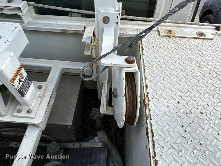 image for item YA1967 2007 Chevrolet C7500 cable placer bucket truck