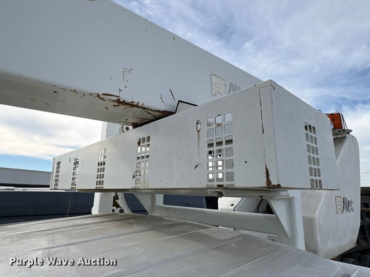 image for item YA1967 2007 Chevrolet C7500 cable placer bucket truck