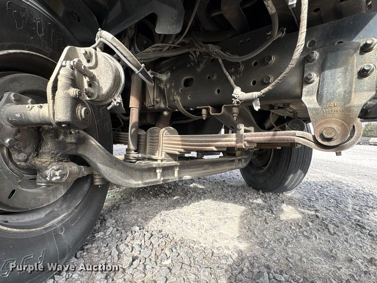 image for item YA1967 2007 Chevrolet C7500 cable placer bucket truck