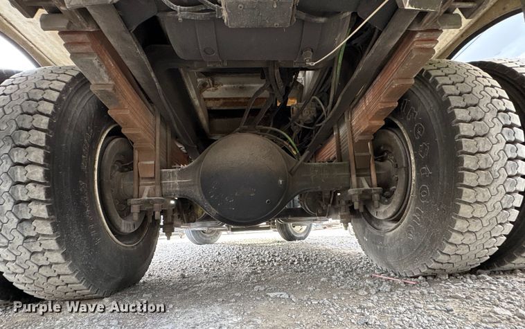 image for item YA1967 2007 Chevrolet C7500 cable placer bucket truck